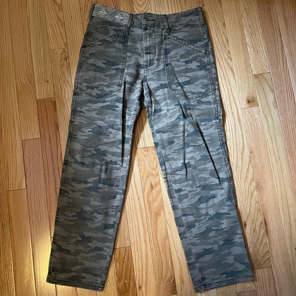 Anthropologie camo jeans - Picture 2 of 3